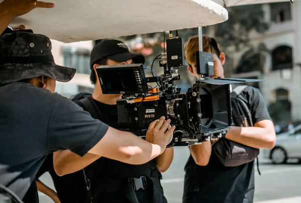 人物專(zhuān)題片拍攝三要素