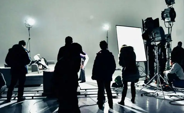 廣告宣傳片拍攝要用什么設(shè)備比較好